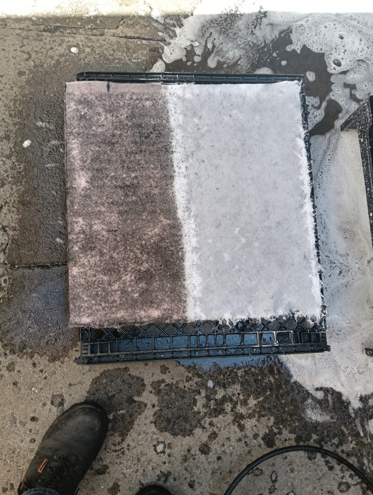 Air conditioning filter cleaning before and after by Artic Airconditioning